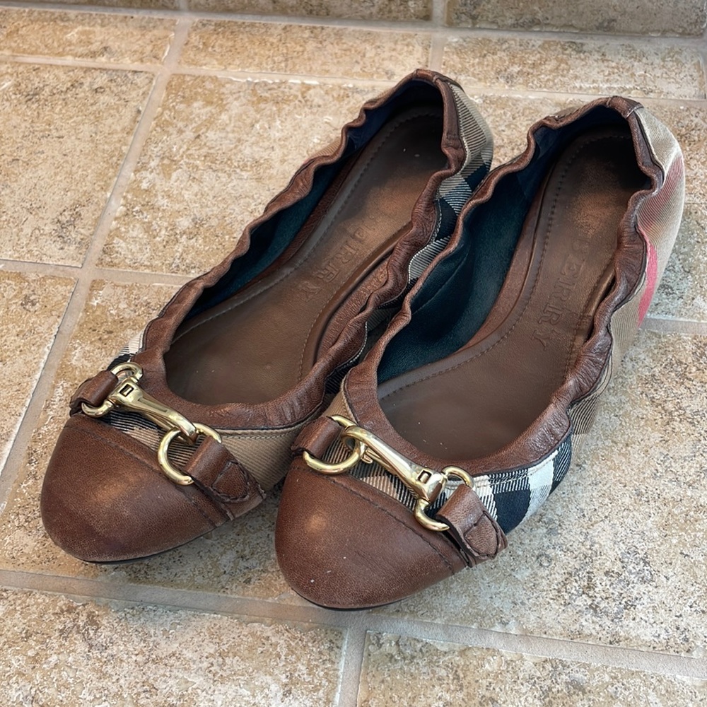 Burberry ballet flats